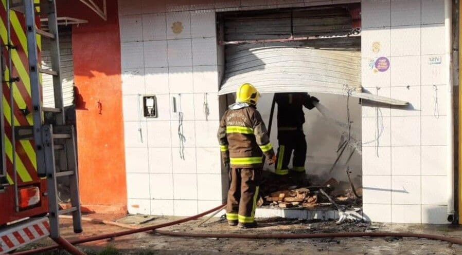 Incêndio destrói lojas de roupas em Santa Rita; outros estabelecimentos ficaram comprometidos