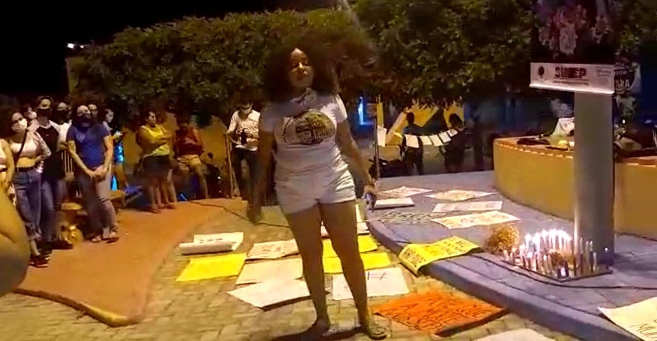 Familiares e amigos de grávida morta pelo marido realizam protesto em Poço José de Moura; homem segue foragido