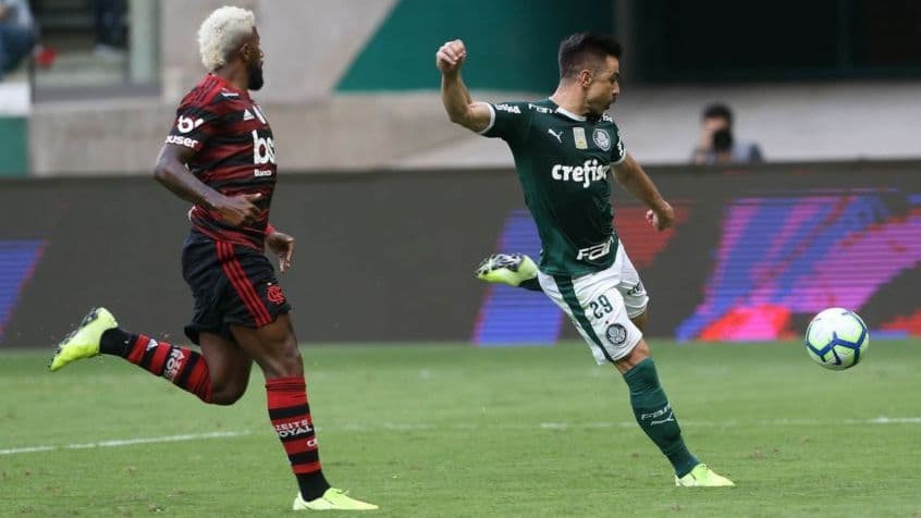 Justiça suspende jogo entre Palmeiras e Flamengo após surto de Covid no time carioca