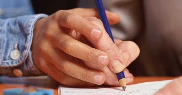 Candidatos com ensino médio são maioria nas disputas das eleições de 2020 na Paraíba, mas há 3,59% que apenas lê e escreve