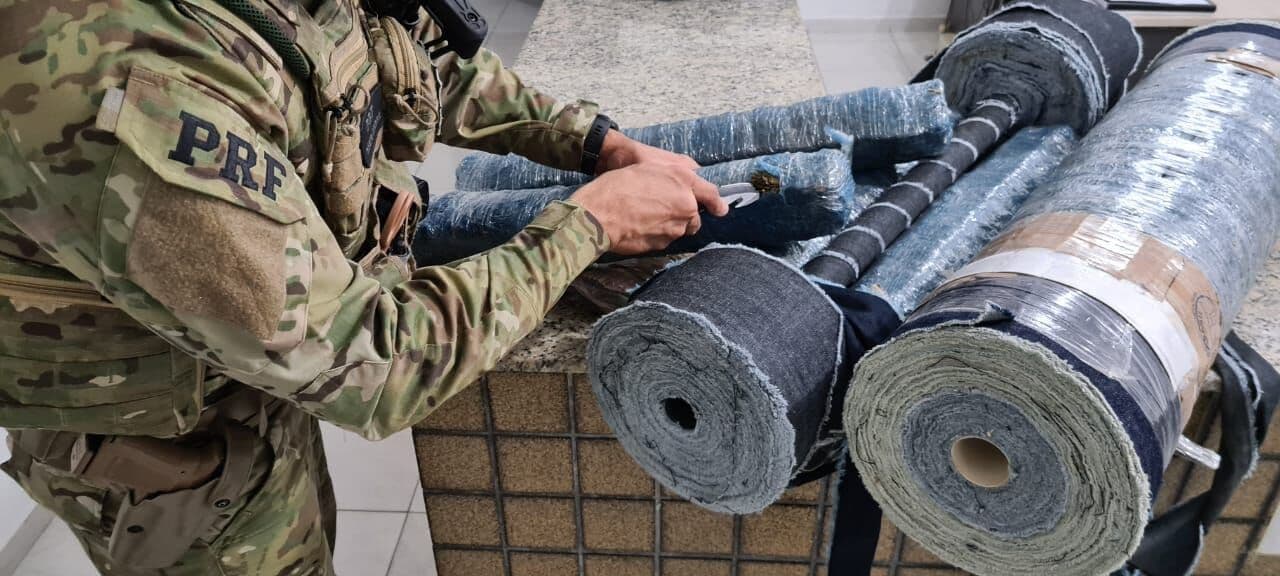 Homem é preso em Serra Branca transportando mais de 20 kg de maconha escondidos em rolos de tecido