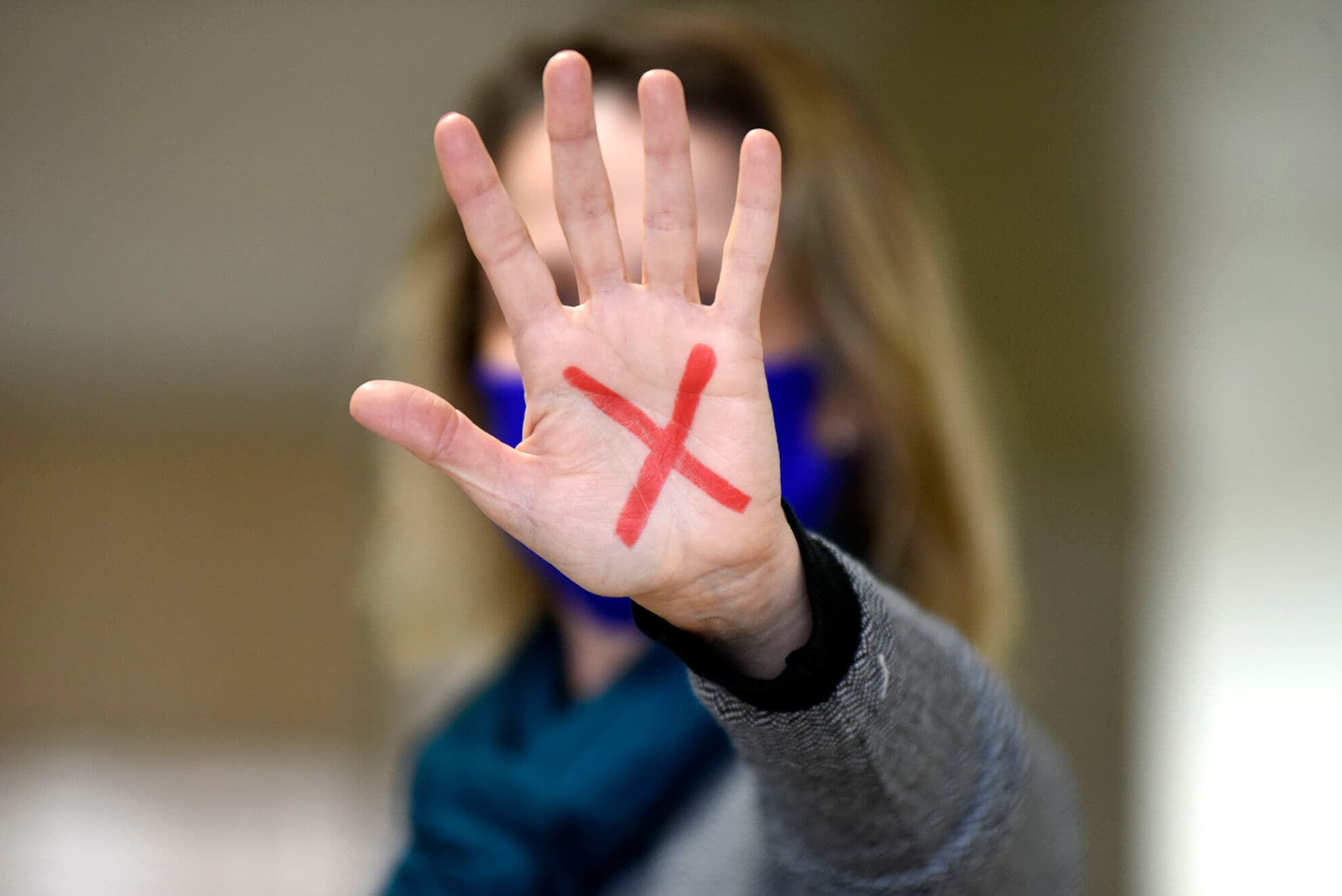 Lei institui protocolo emergencial de proteção às mulheres e vítimas de violência doméstica podem pedir ajuda em farmácias da Paraíba