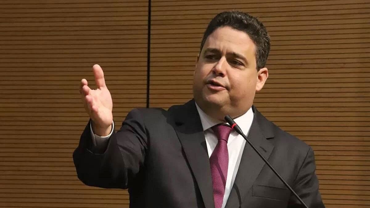 Após confusão entre advogados e delegados na Central de Polícia, presidente nacional da OAB se reúne com João Azevêdo em João Pessoa