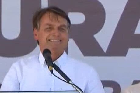 'Sempre falei: não tem que fechar nada', diz Bolsonaro sobre covid-19