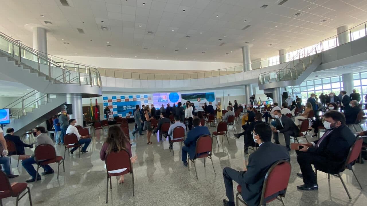 João Azevêdo assina contratos para construções de três hotéis e um parque aquático no Polo Turístico do Cabo Branco com expectativa de geração de 10 mil empregos