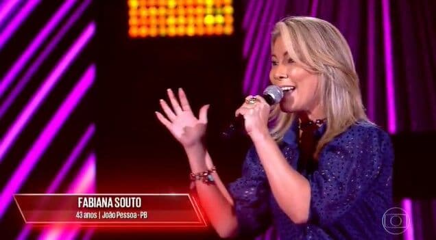 Paraibana e ex-integrante da banda Magníficos conquista os quatro técnicos do The Voice Brasil 2020