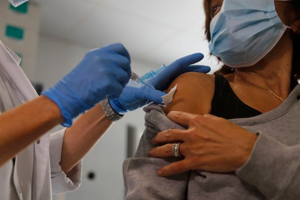 Ministério da Saúde anuncia que vai incorporar vacina chinesa em calendário nacional