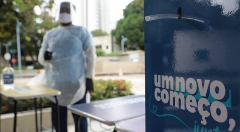 Colégio no Recife suspende aulas por 14 dias devido a surto de covid-19 entre alunos