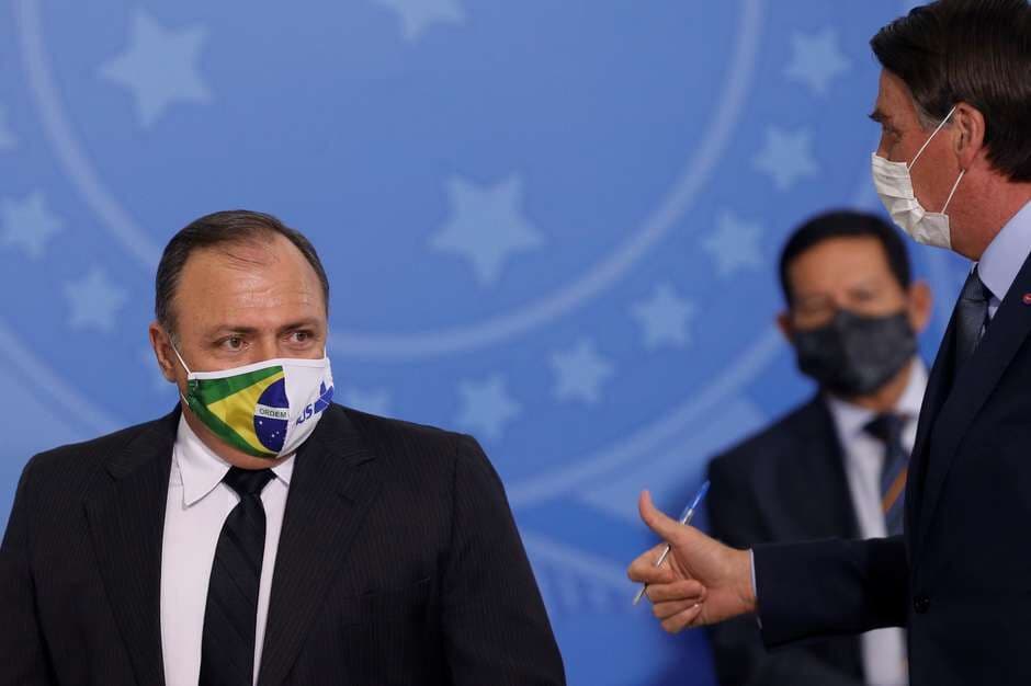 'Quando o chefe decide, o subordinado cumpre', diz Bolsonaro