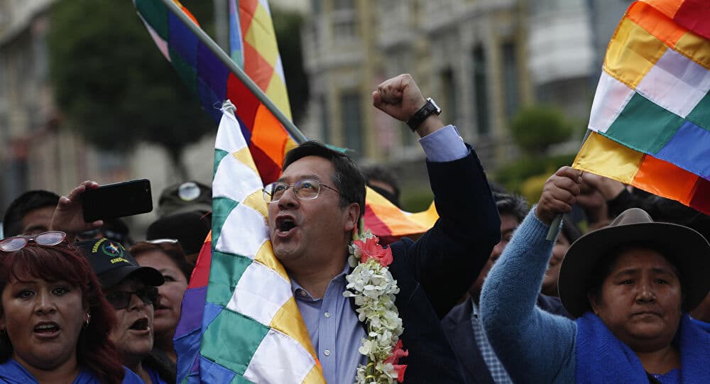 Apuração oficial confirma vitória avassaladora de Arce na eleição presidencial na Bolívia