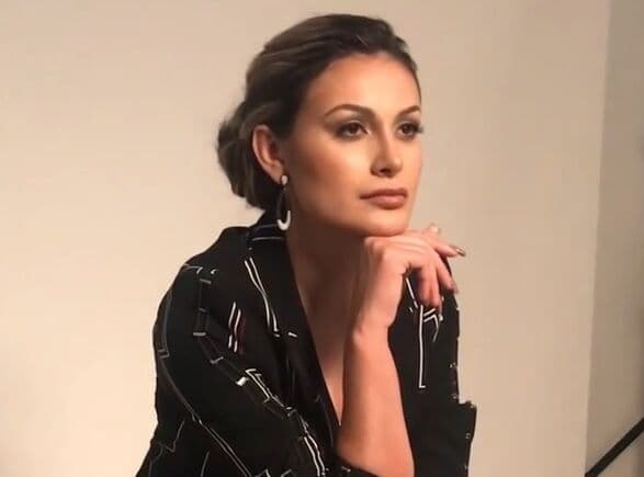 Andressa Urach abandona igreja e diz que se sentiu mais usada 'que no tempo da prostituição'