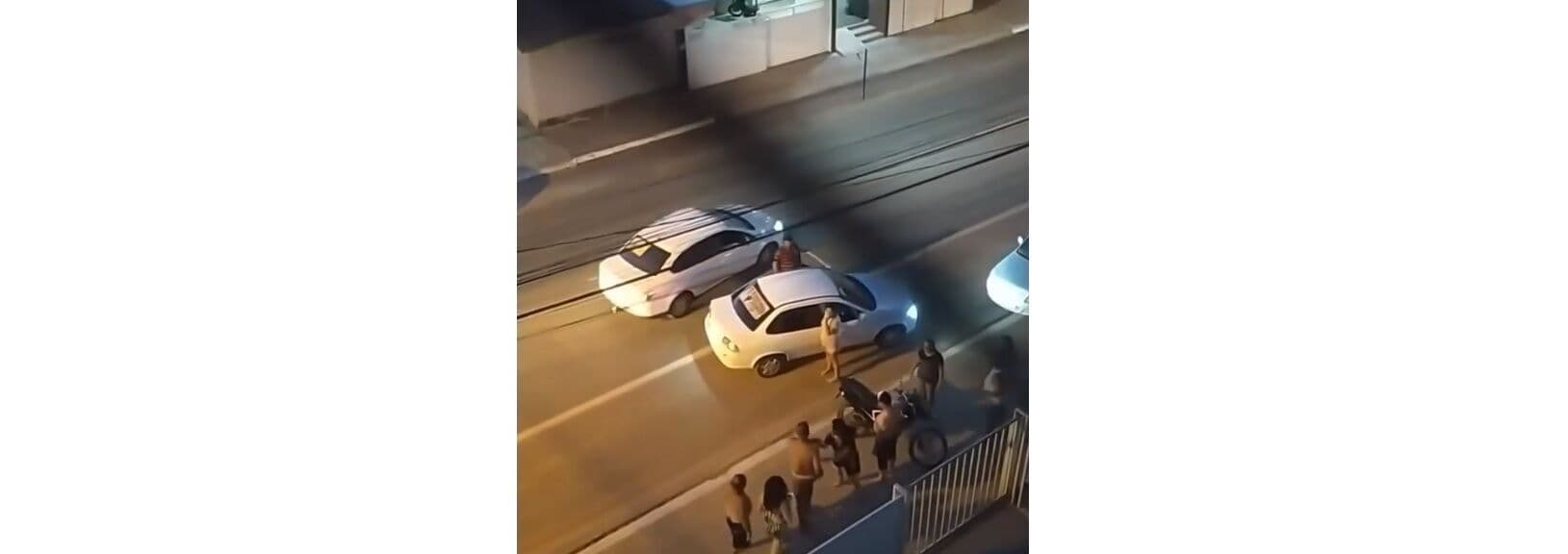 Morador registra briga no Parque do Sol, em João Pessoa: "homem querendo matar a mulher de 'capacetada'"