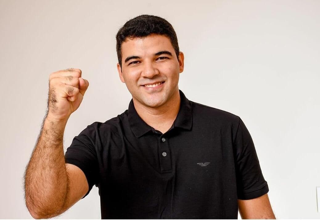 Candidato a prefeito de Ingá tem carro alvejado a tiros após sair de reunião política em zona rural