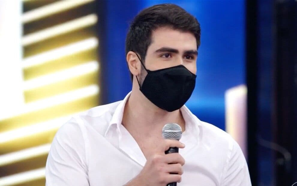 Juliano Laham entra no lugar de Henri Castelli na Dança dos Famosos