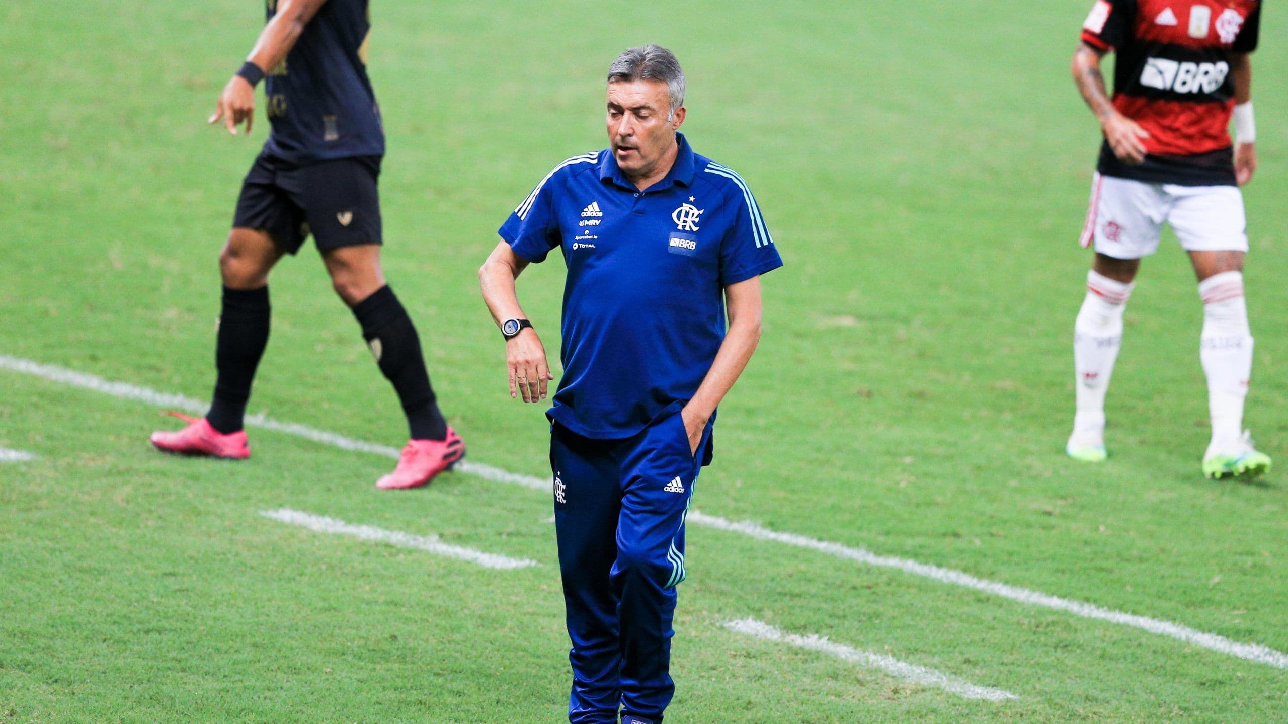 Flamengo demite técnico Domènec Torrent após goleadas