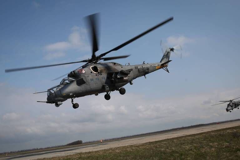 Azerbaijão derruba helicóptero militar russo na Armênia e mata 2