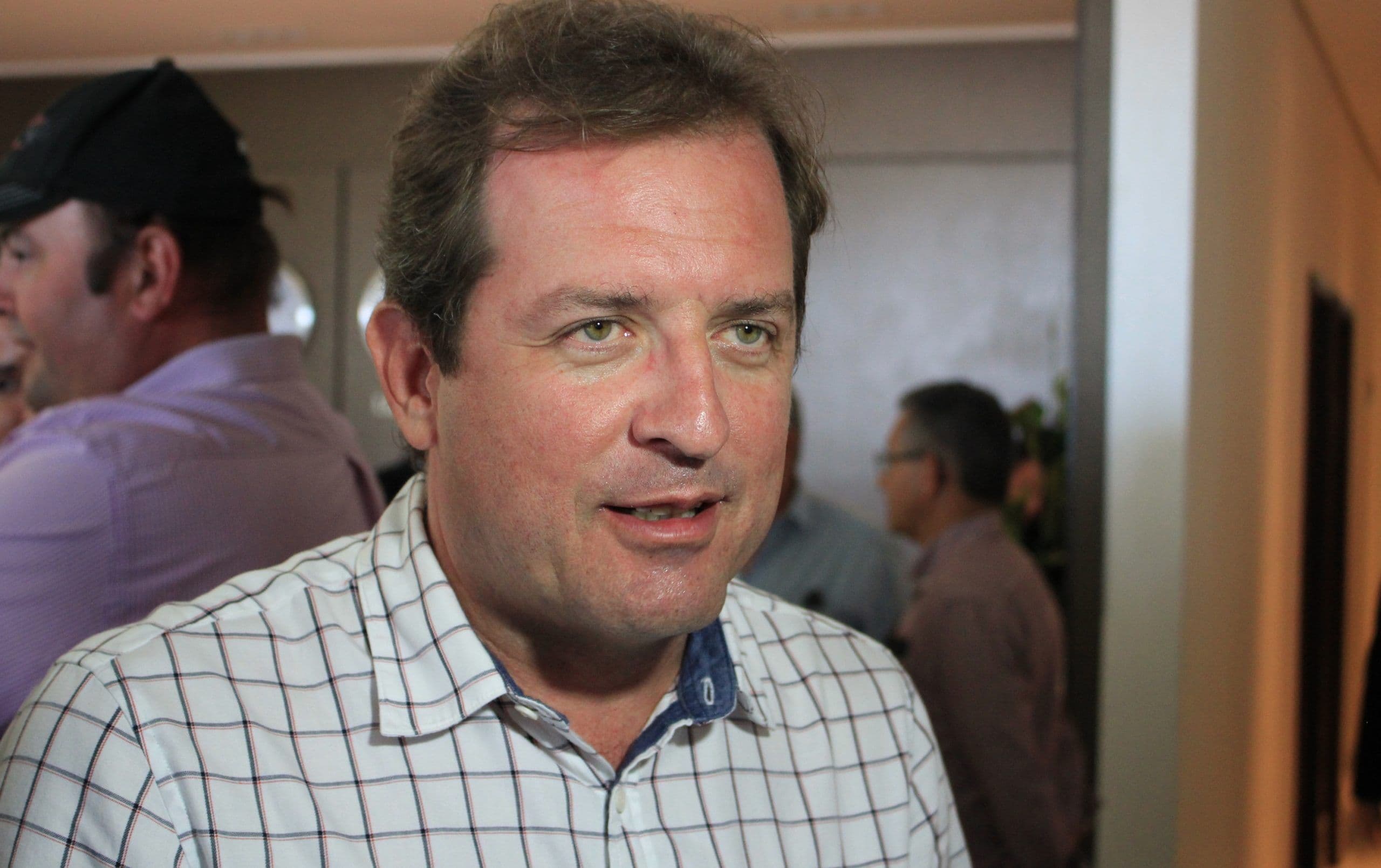 Justiça nega recurso e mantém condenação de prisão contra prefeito de Sousa, Fábio Tyrone, por espancar ex-namorada