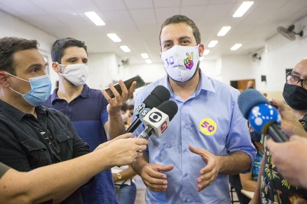 Candidato a prefeito em São Paulo, Guilherme Boulos é diagnosticado com Covid-19