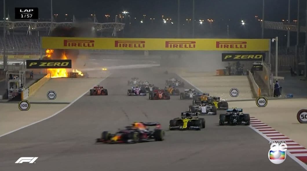 Carro pega fogo em acidente impressionante na F1, e piloto é atendido