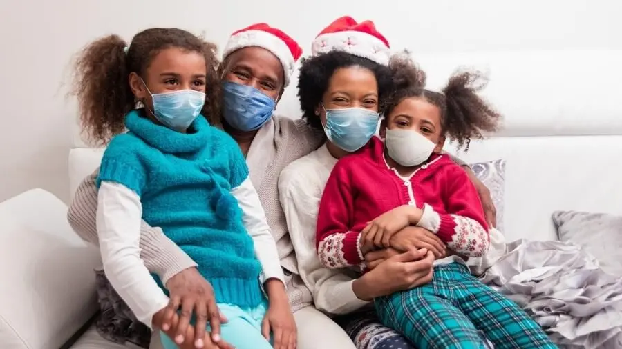 Secretaria de Saúde da Paraíba recomenda ceia e réveillon apenas entre familiares que já convivem, higienização de presentes e uso de máscaras durante pandemia de covid-19