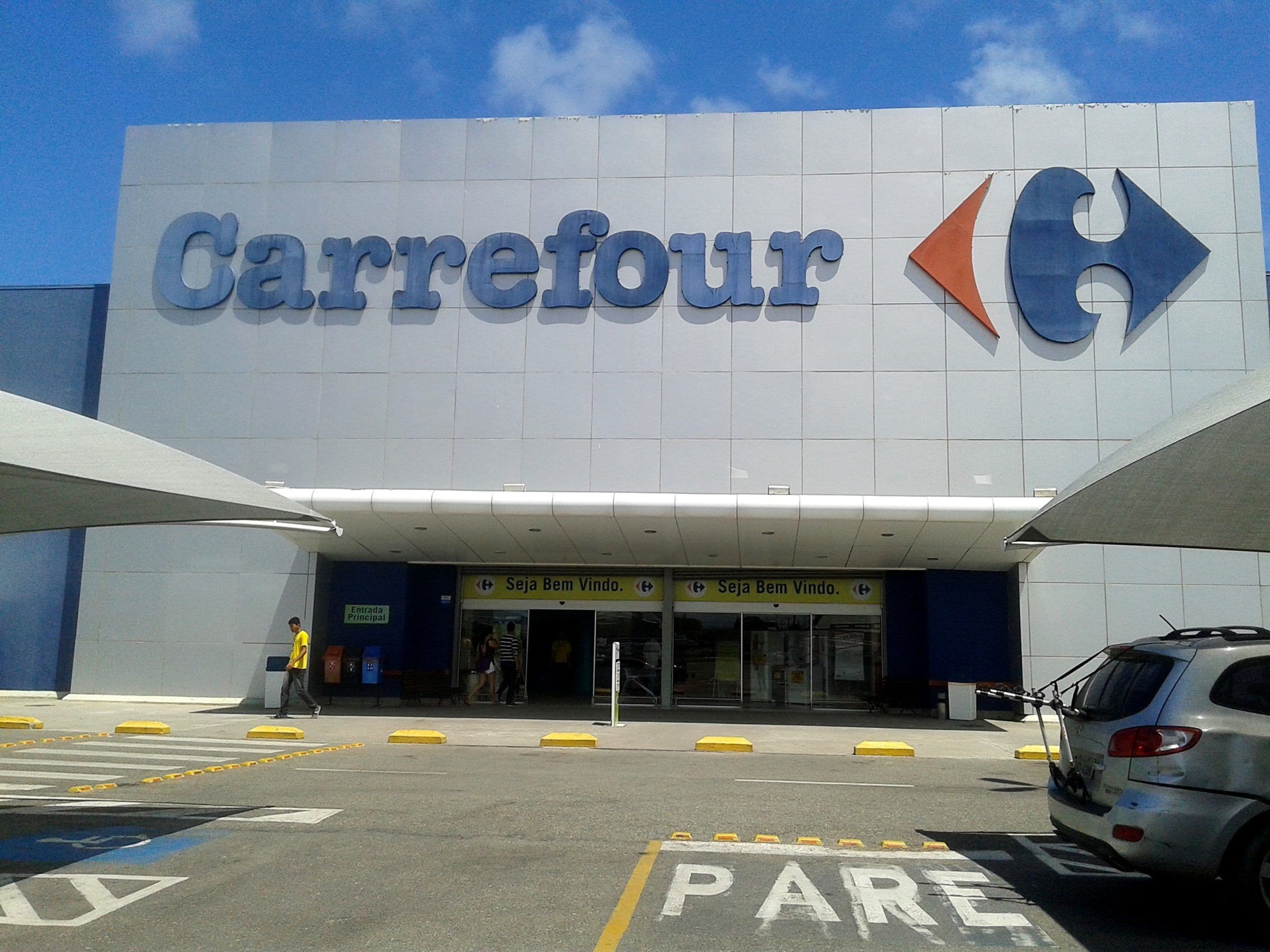 Carrefour adquire 30 lojas da rede Makro