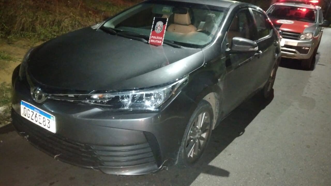 Polícia prende perto de cemitério em Bayeux trio com carro roubado no Rio Grande do Norte