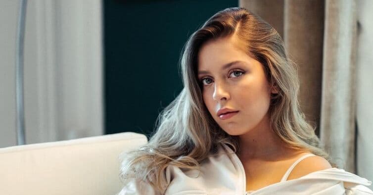 Filha do cantor Tony Carreira morre vítima de acidente de carro em Portugal