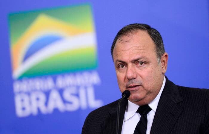 Pazuello agora prevê para fevereiro o início da vacinação contra Covid-19