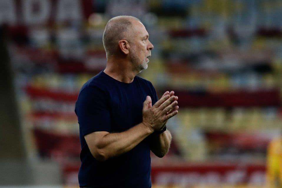 Após derrota e discussão com Gerson, Mano Menezes é demitido do Bahia