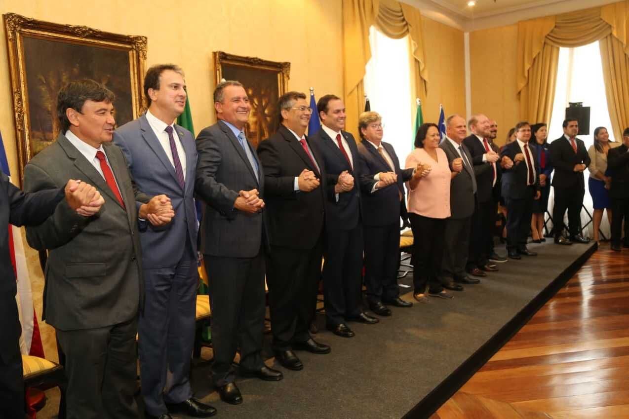 João Azevêdo e governadores do Nordeste divulgam carta contra invasão de hospitais e perseguição de gestores