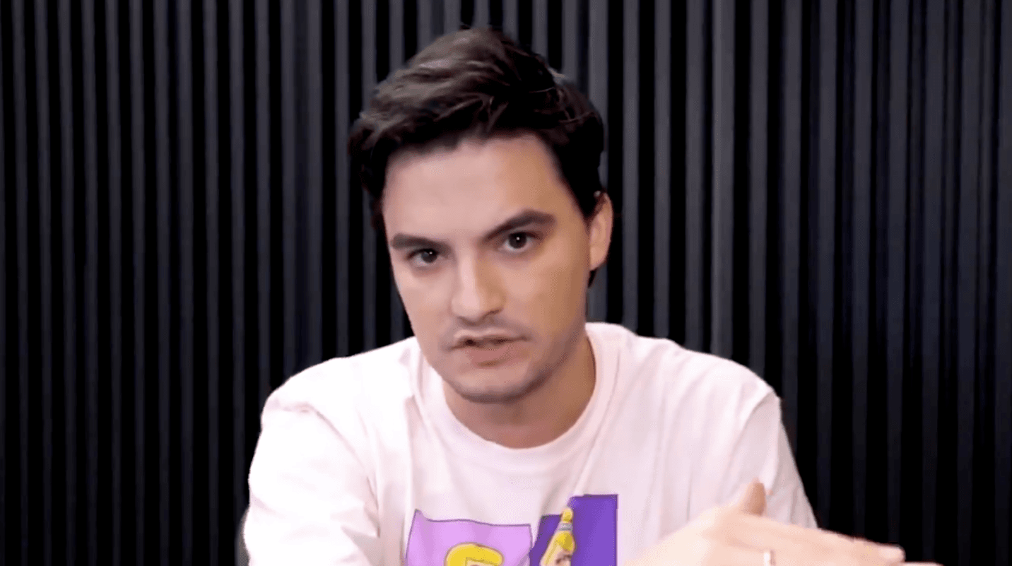 Felipe Neto se irrita com cobrança de internautas e nega amizade com PC Siqueira