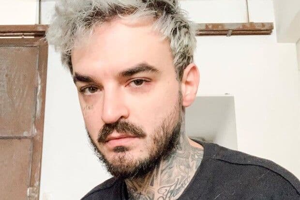 Acusado de pedofilia, youtuber PC Siqueira pede doação em dinheiro: 'pagando minhas refeições'