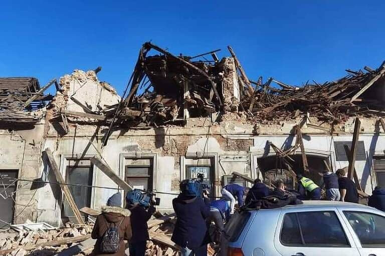 Segundo grande tremor em 2 dias, terremoto de magnitude 6.4 destrói casas na Croácia