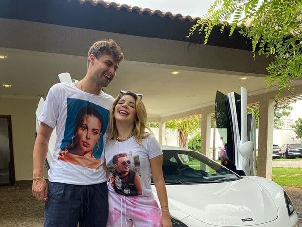 Rezende é visto em festa sem Gkay, que se pronuncia: "Macho sendo um m..."