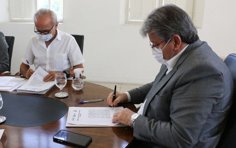 João Azevêdo e Cícero Lucena assinam convênio e definem primeiras parcerias entre estado e Prefeitura de João Pessoa