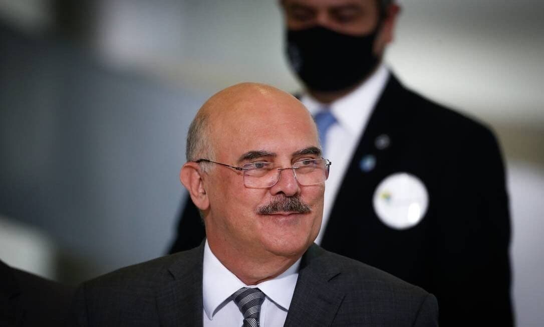 'Não vamos adiar o Enem', afirma ministro da Educação