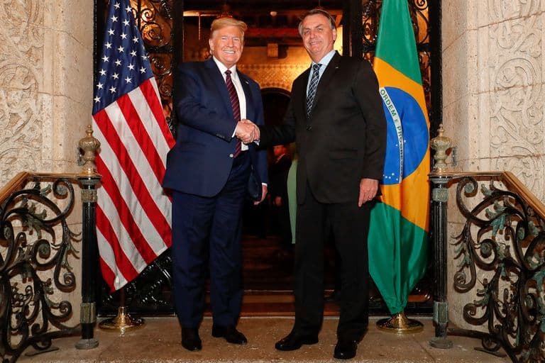 Bolsonaro diz lamentar 'censura às mídias sociais' após reação de redes contra Trump