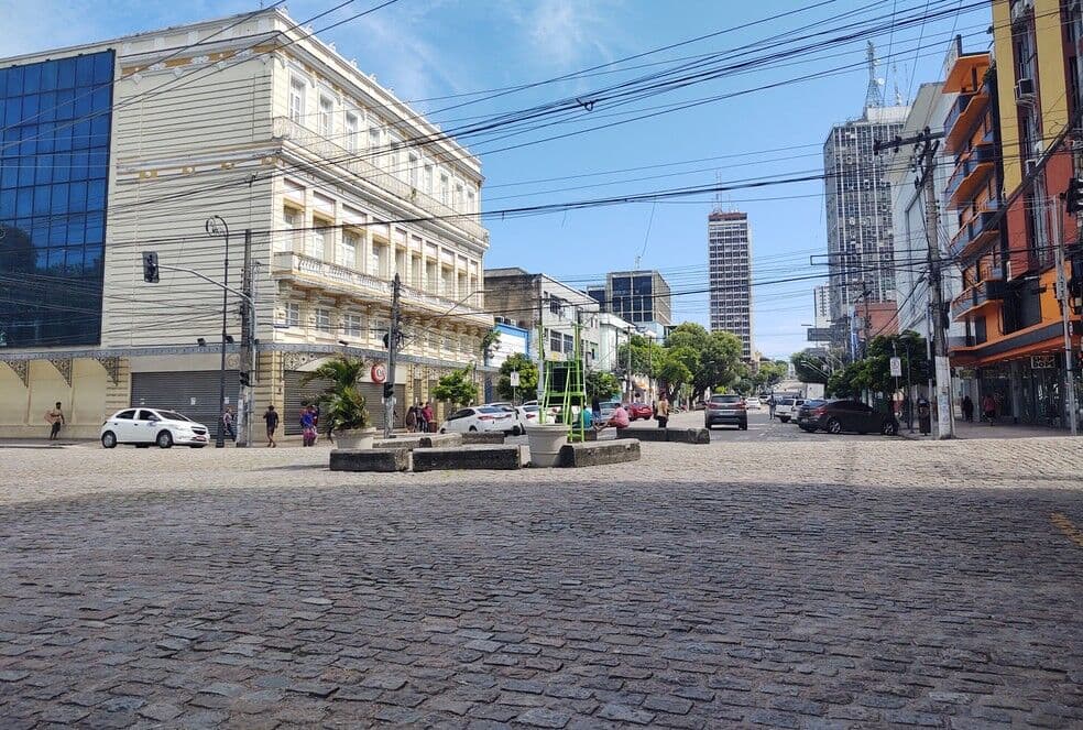 Governador anuncia decreto que proíbe circulação de pessoas entre 19h e 6h em Manaus