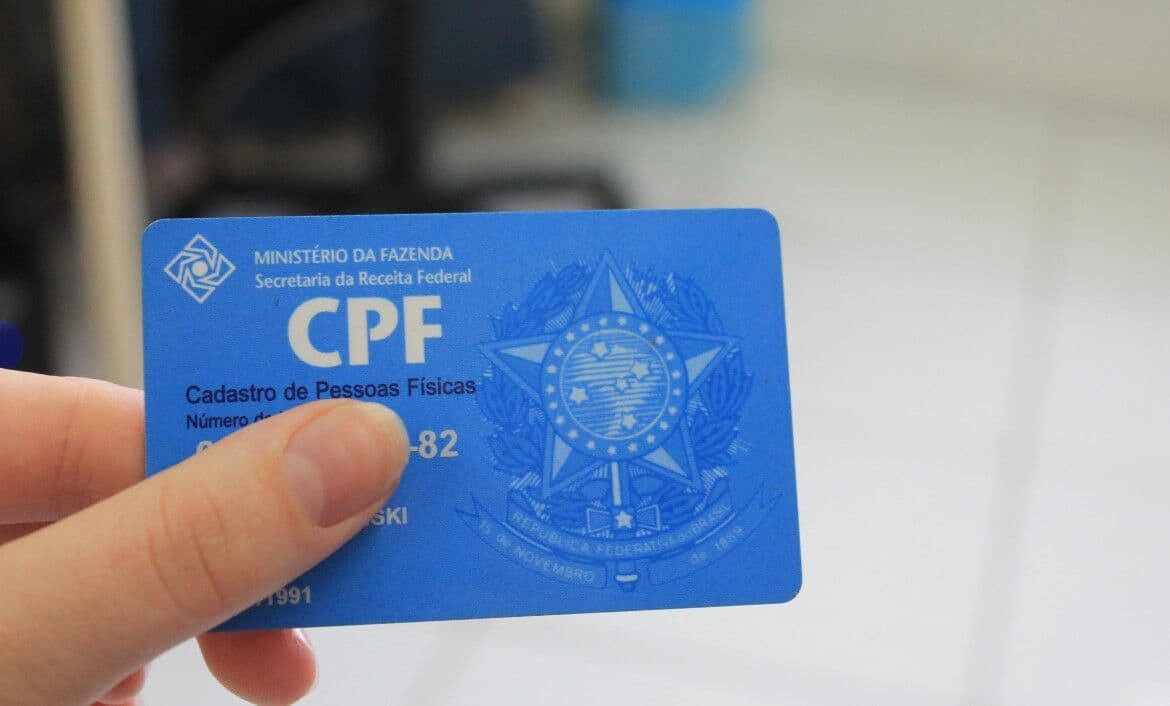 Para vacinação contra covid-19 na Paraíba, idosos deverão apresentar CPF e profissionais de saúde comprovar que estão na ativa