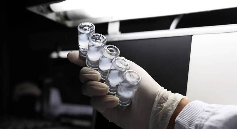 Ministério pede entrega imediata de 6 mi de doses da Coronavac