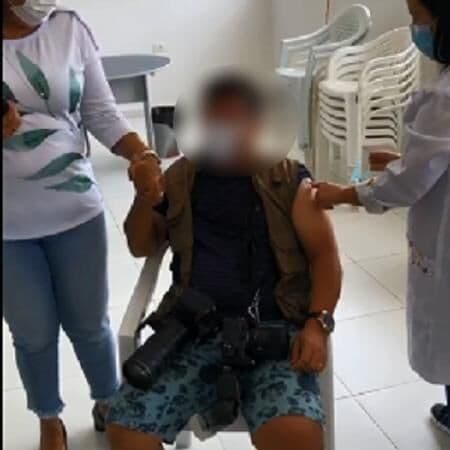 Fotógrafo supostamente fura fila e é vacinado contra Covid em Pernambuco; MP abre investigação