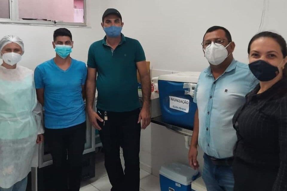 Secretário de Gado Bravo é acusado de furar fila da vacinação, mesmo cidade tendo apenas 49 doses de Coronavac disponíveis
