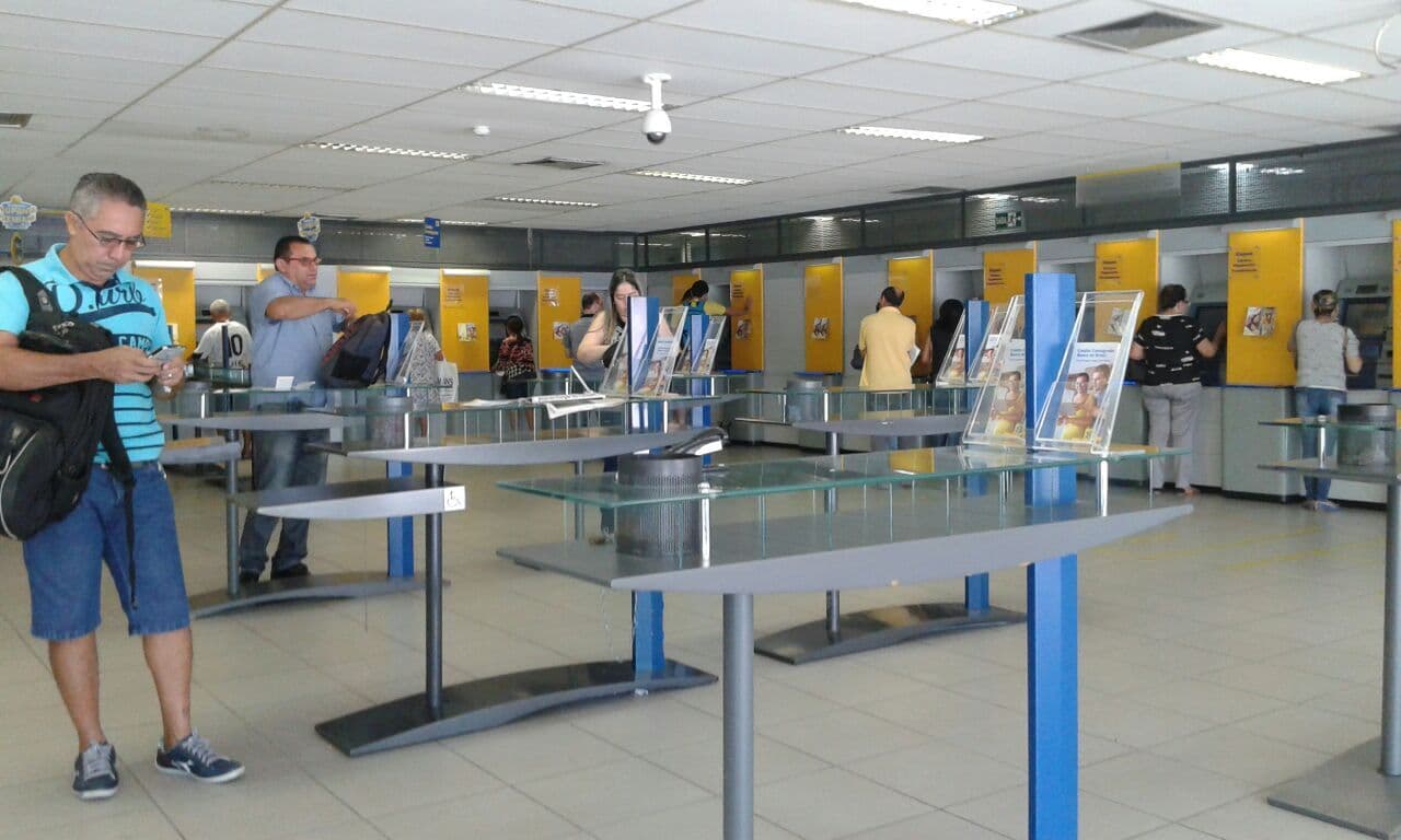 Bancários do Banco do Brasil realizam assembleia nesta segunda-feira para decidir paralisação contra reestruturação