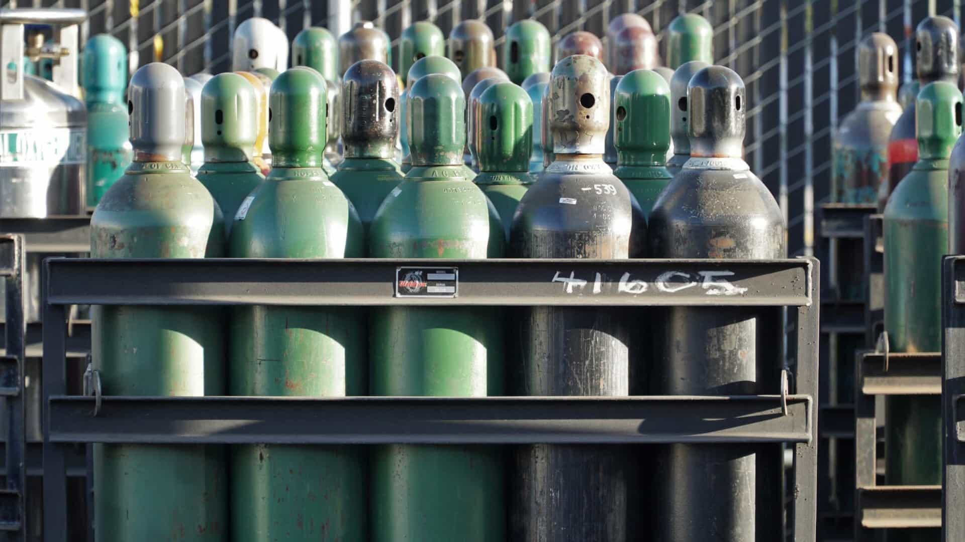 Após falta de oxigênio, EUA anunciam ajuda para crise sanitária em Manaus