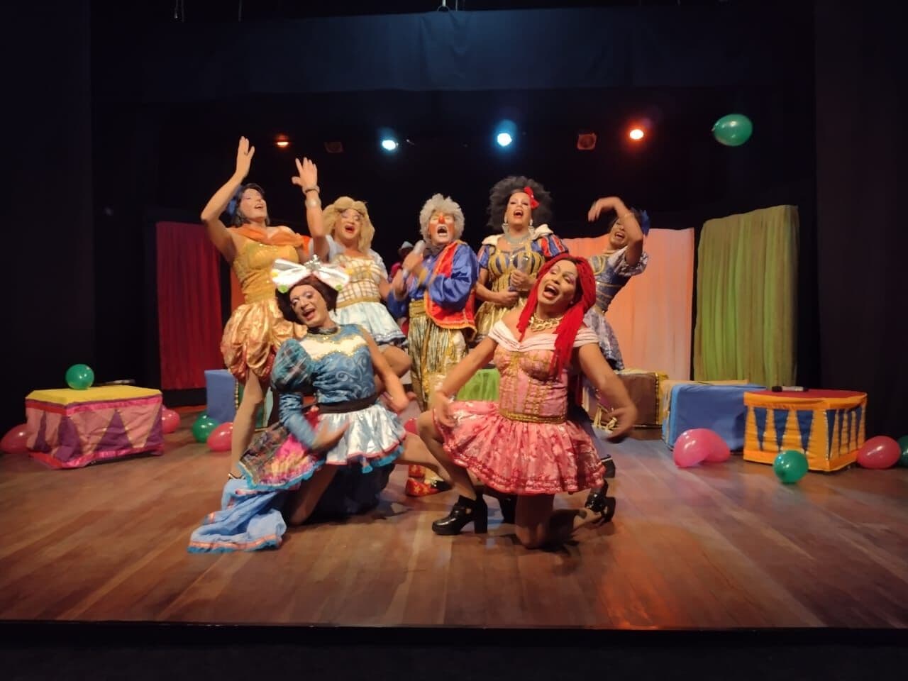 Espetáculo virtual 'A Casa do Pastoril Profano' faz paródia do BBB e A Fazenda e estreia em fevereiro