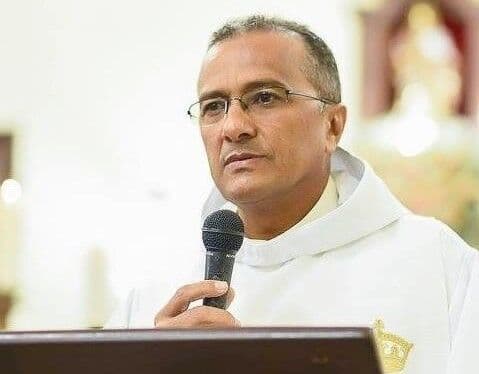 Padre na Paraíba chama Jair Bolsonaro de 'imoral' e 'genocida' diante de postura na pandemia: "alguém que tem o prazer de matar"