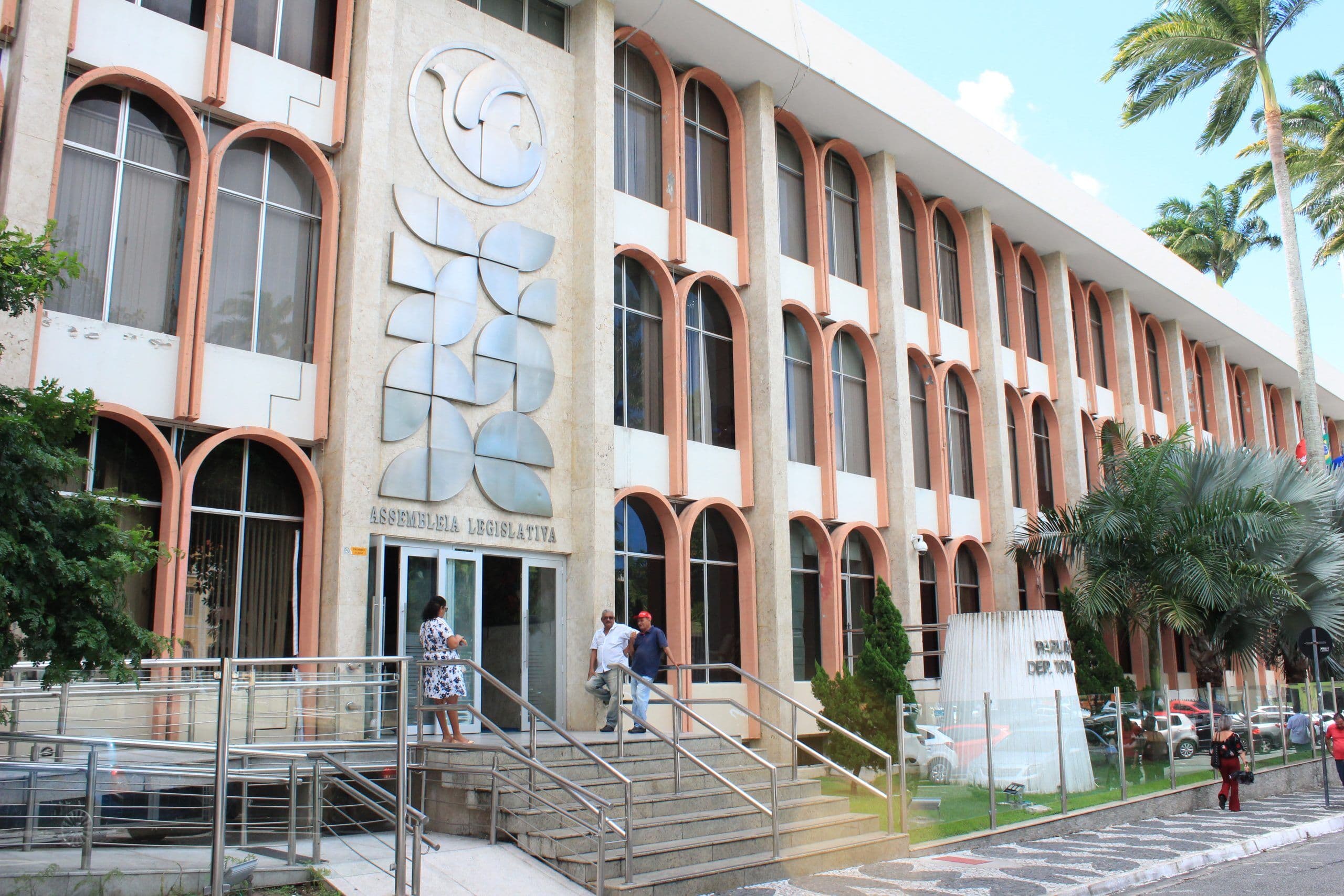 Procuradoria jurídica da ALPB recomenda arquivamento do pedido de impeachment de João Azevêdo