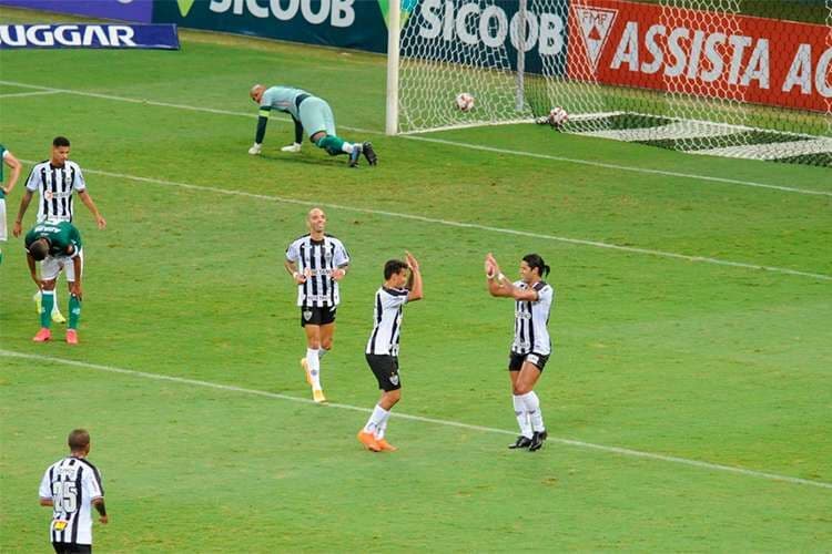 Na estreia de Hulk, Atlético goleia Uberlândia e recupera ponta do Mineiro