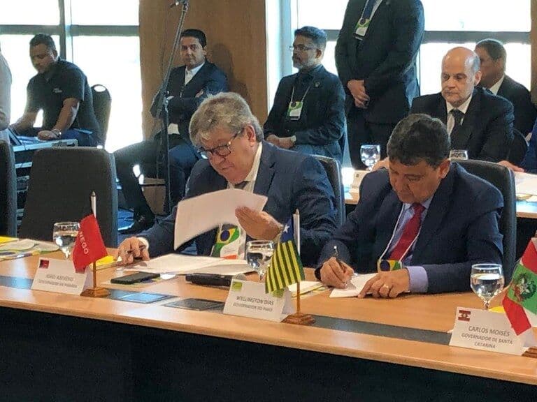 João Azevêdo e mais 20 governadores assinam plano de pacto nacional contra a Covid-19 para obtenção de mais leitos e vacinas