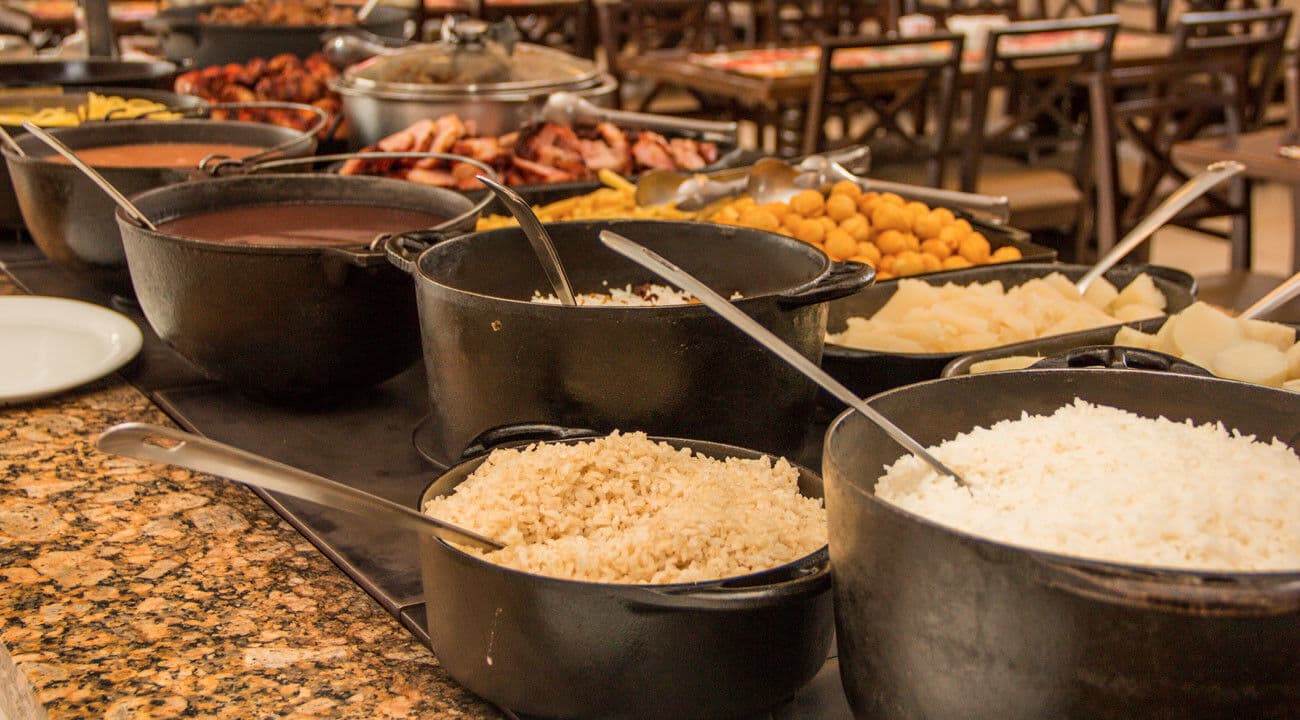 Bares e restaurantes de João Pessoa voltam a funcionar em horários especiais e com 50% da capacidade a partir de segunda-feira